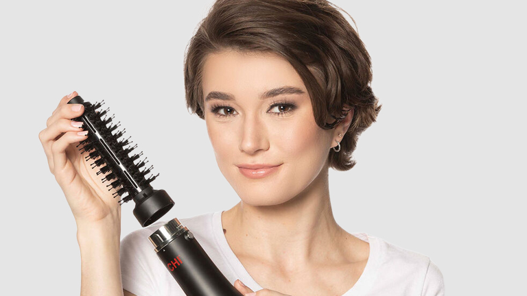 CHI 3-in-1 Round Blowout Brush on Short Hair