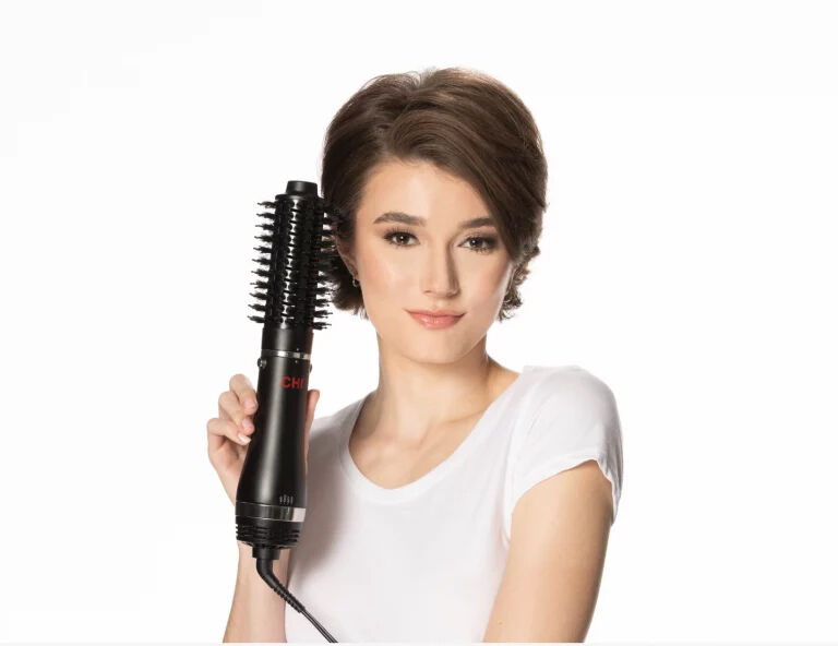 CHI 3in1 Round Blowout Brush on Short Hair